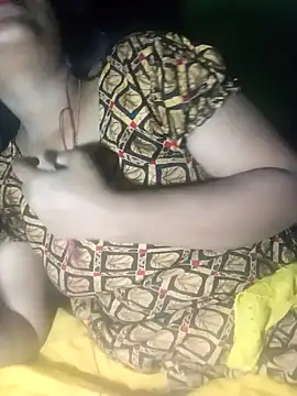 Snapshot of Romantic-Couple999 chatting on March 24, 4:45 pm Romantic-Couple999 online show from March 24, 4:45 pm