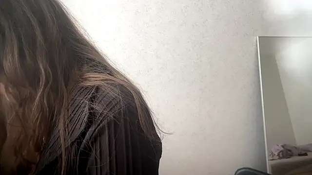 EdythRozier online show from March 26, 1:49 pm