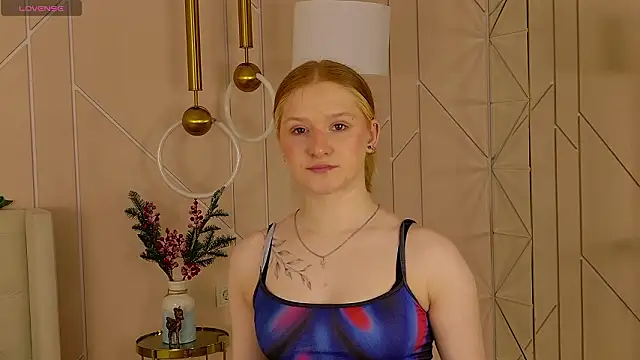 Snapshot of AmandaWatts chatting on February 2, 5:06 am AmandaWatts online show from February 2, 5:06 am