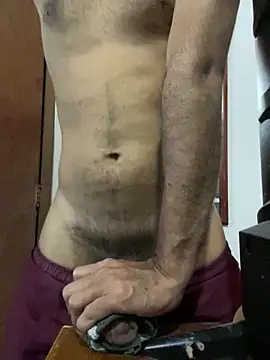 Snapshot of alrricmo chatting on February 3, 10:59 pm alrricmo online show from February 3, 10:59 pm