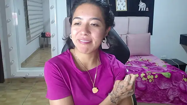 Lynn turner online show from February 7, 8:01 pm