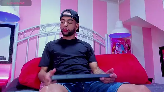 Aiden Cash7 online show from February 10, 4:05 am