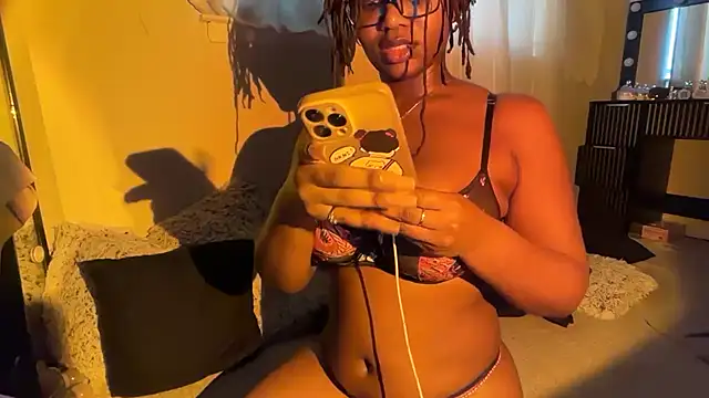 SunniSoles99 online show from February 17, 1:40 pm