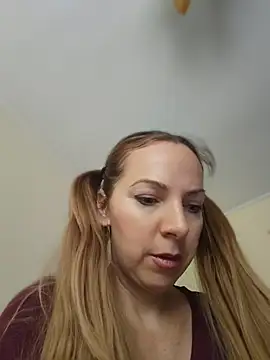 sexyrubyta online show from May 17, 8:45 am