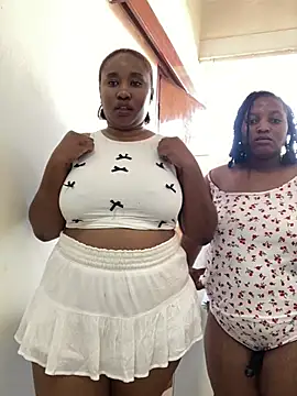 MeekyCurvyAss online show from May 6, 1:27 pm