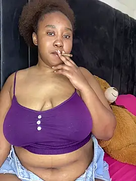 MeekyCurvyAss online show from May 23, 12:09 pm