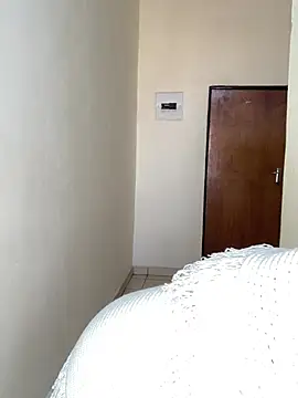 MeekyCurvyAss online show from May 25, 12:44 pm