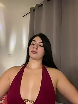 Snapshot of _HannahFox_ chatting on April 10, 12:05 am HannahFox online show from April 10, 12:05 am