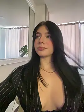 Snapshot of _HannahFox_ chatting on May 9, 5:40 pm HannahFox online show from May 9, 5:40 pm