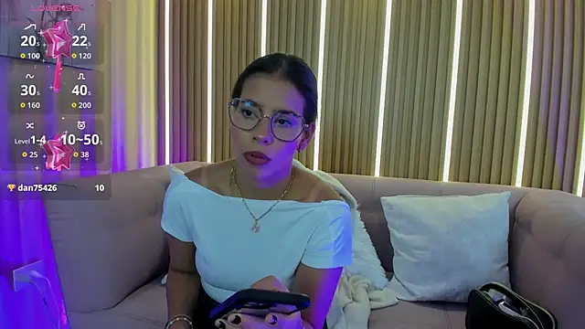 Luna Millers online show from May 19, 4:30 am