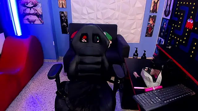 Snapshot of Red_Deevil chatting on March 4, 10:27 pm Red Deevil online show from March 4, 10:27 pm