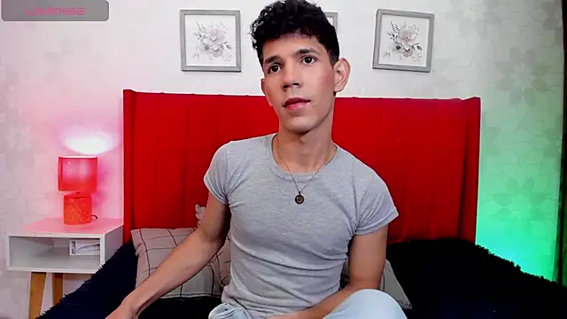 arlequiin  online show from March 19, 3:32 am