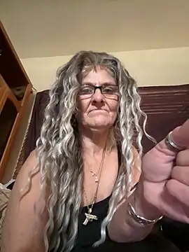 Snapshot of Sapphire691 chatting on February 13, 7:43 pm Sapphire691 online show from February 13, 7:43 pm