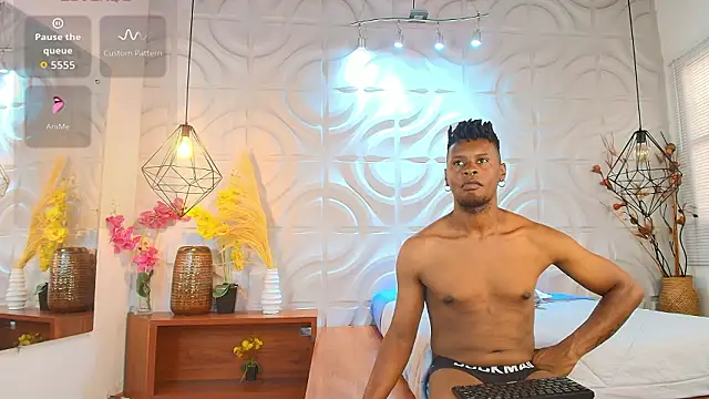 CrissCollins online show from February 9, 7:18 pm