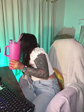 Snapshot of Victoria-swan chatting on March 19, 8:24 pm Victoria-swan online show from March 19, 8:24 pm