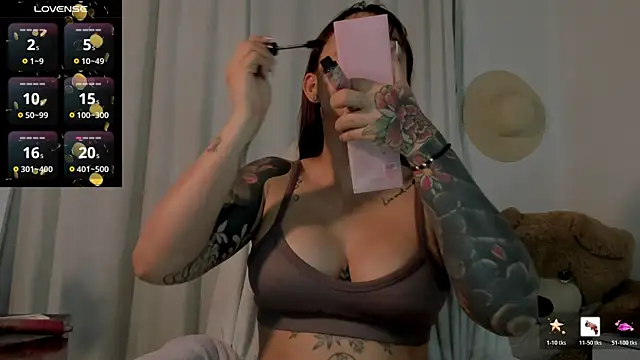 Snapshot of Victoria-swan chatting on April 4, 11:51 am Victoria-swan online show from April 4, 11:51 am