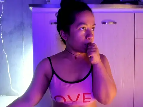 chiarafustox online show from May 20, 9:37 am