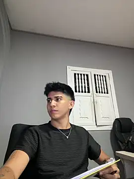 Thiago Olsen online show from February 1, 7:07 am