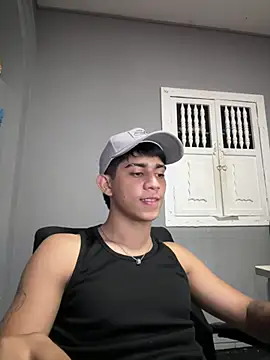 Thiago Olsen online show from February 10, 6:39 am