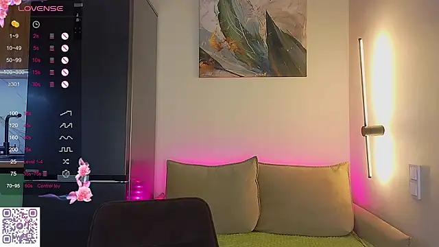 Snapshot of meowbaaby chatting on February 7, 2:54 pm meowbaaby online show from February 7, 2:54 pm