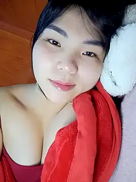 Snapshot of Pineapple_yolew chatting on February 5, 6:34 pm Pineapple yolew online show from February 5, 6:34 pm