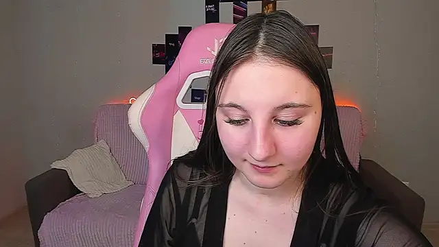 EvaxCharm online show from March 11, 8:09 am