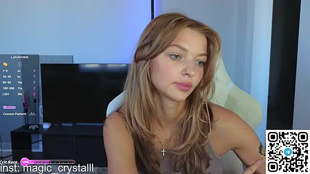 Snapshot of pink_flow0 chatting on April 1, 6:36 am pink flow0 online show from April 1, 6:36 am