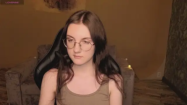 Snapshot of VixenLight chatting on February 5, 9:47 am VixenLight online show from February 5, 9:47 am