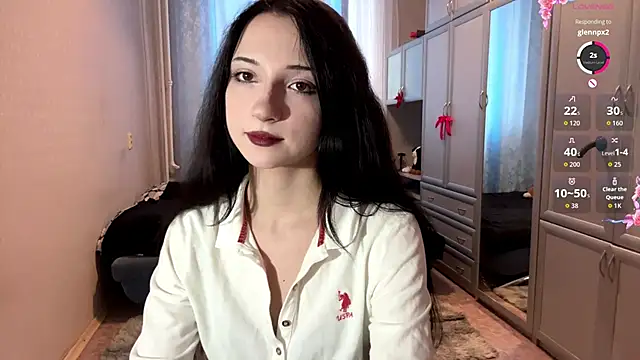 UrBabeLuna online show from March 1, 12:51 pm