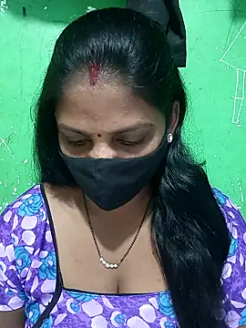Snapshot of Parul-009 chatting on April 10, 6:40 am Parul-009 online show from April 10, 6:40 am