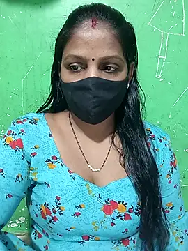 Snapshot of Parul-009 chatting on April 11, 6:18 am Parul-009 online show from April 11, 6:18 am