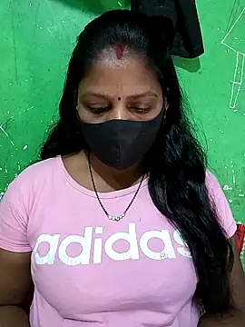 Snapshot of Parul-009 chatting on April 19, 4:12 am Parul-009 online show from April 19, 4:12 am