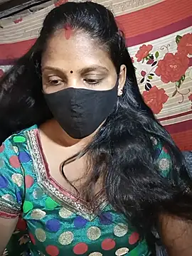 Snapshot of Parul-009 chatting on May 12, 3:47 am Parul-009 online show from May 12, 3:47 am