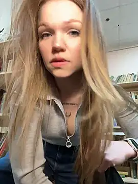 Snapshot of StreetSquirt chatting on April 25, 3:53 am StreetSquirt online show from April 25, 3:53 am