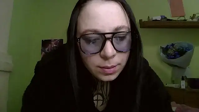 Snapshot of MillaSourety chatting on March 4, 4:46 pm MillaSourety online show from March 4, 4:46 pm
