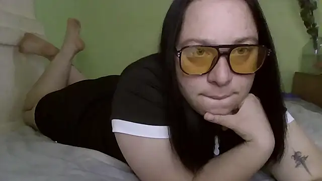 Snapshot of MillaSourety chatting on March 19, 7:01 am MillaSourety online show from March 19, 7:01 am