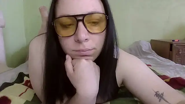 Snapshot of MillaSourety chatting on March 24, 7:46 am MillaSourety online show from March 24, 7:46 am