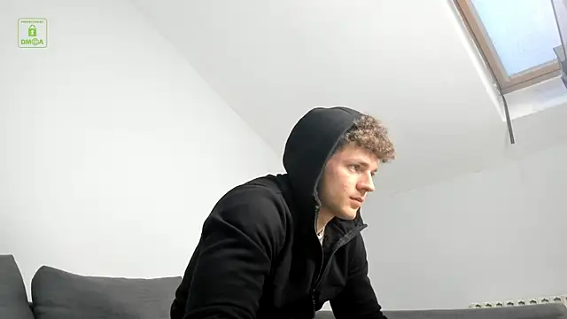 Snapshot of Loris_Garcia chatting on April 4, 5:06 am Loris Garcia online show from April 4, 5:06 am