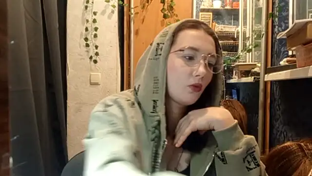 PhoebePalmer online show from February 11, 8:25 pm