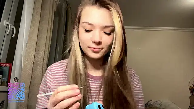 Kimi Luckman online show from January 31, 7:11 pm