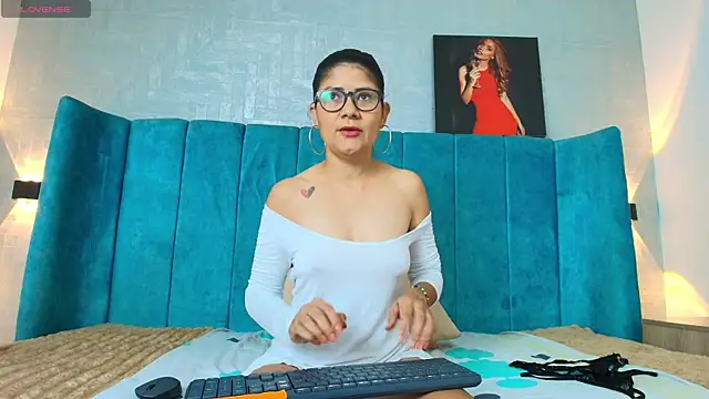 dulcenena moon online show from February 17, 11:29 am