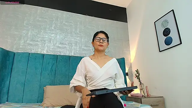 dulcenena moon online show from March 14, 11:26 am