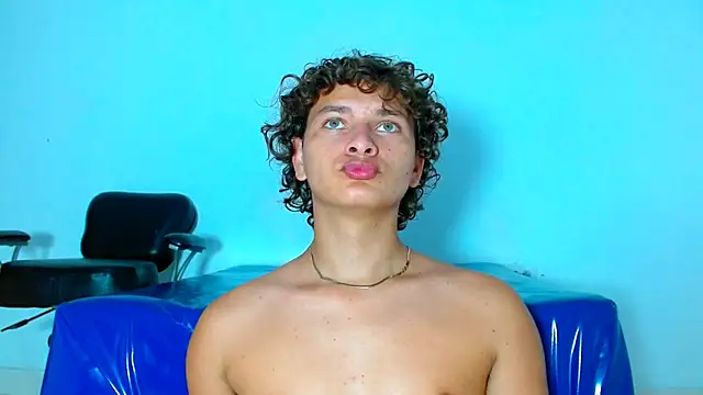 arielnoir6958 online show from March 27, 9:03 pm