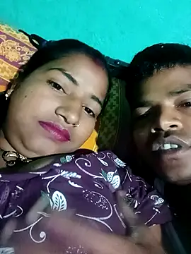 Snapshot of Your_deshibhabi25years chatting on March 5, 11:12 pm Your deshibhabi25years online show from March 5, 11:12 pm