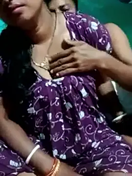 Snapshot of Your_deshibhabi25years chatting on March 7, 11:24 pm Your deshibhabi25years online show from March 7, 11:24 pm