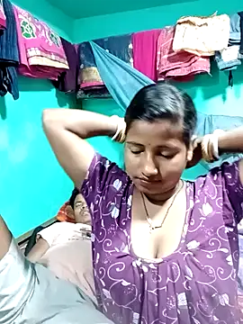 Snapshot of Your_deshibhabi25years chatting on March 28, 8:47 am Your deshibhabi25years online show from March 28, 8:47 am