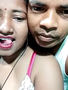 Snapshot of Your_deshibhabi25years chatting on April 4, 10:51 pm Your deshibhabi25years online show from April 4, 10:51 pm