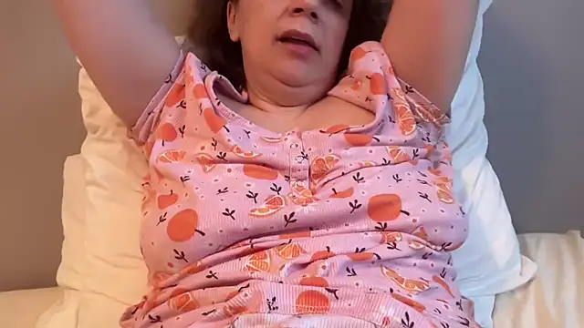 Snapshot of ShyFlameLive chatting on February 3, 12:54 pm ShyFlameLive online show from February 3, 12:54 pm