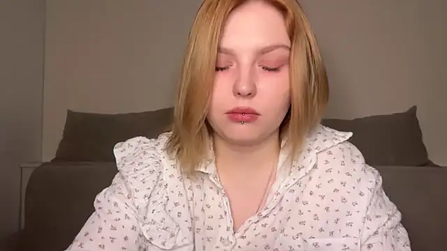 Ophelia Ritz online show from April 27, 10:19 pm