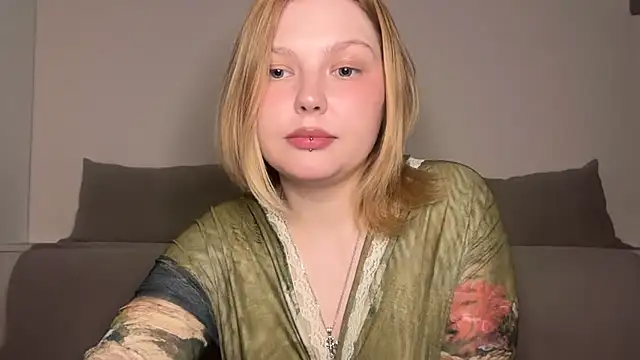Ophelia Ritz online show from May 13, 10:27 pm
